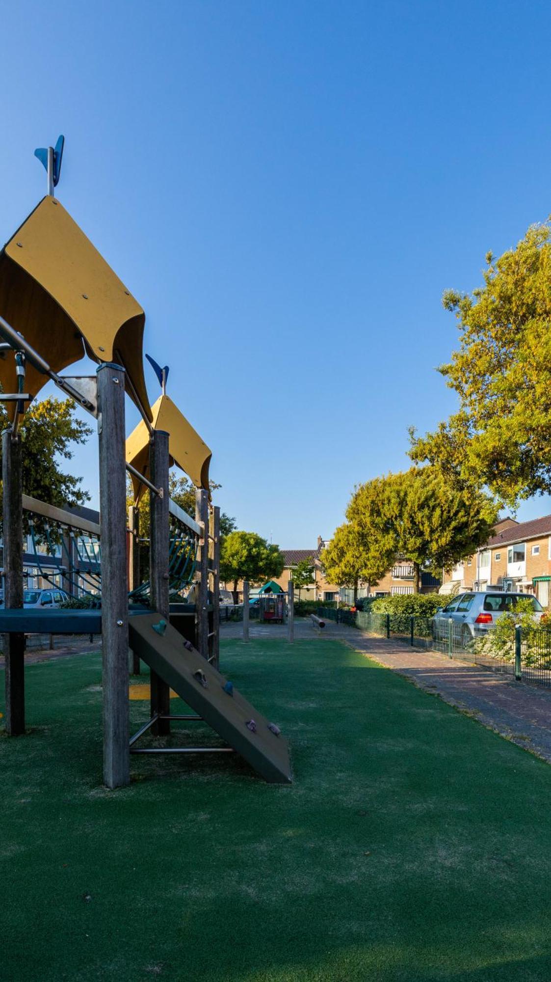 24 - Aan Zee - Met Eigen Tuin