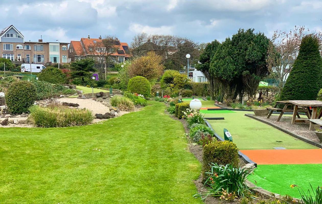 24 - Aan Zee - Met Eigen Tuin